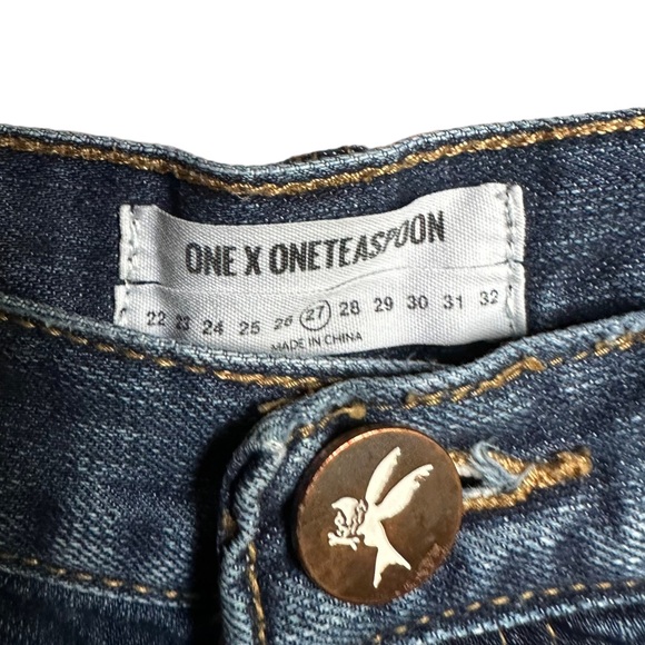 One Teaspoon | Chargers Dark Wash Distressed Cuffed Denim Shorts Size 27 - Picture 9 of 14